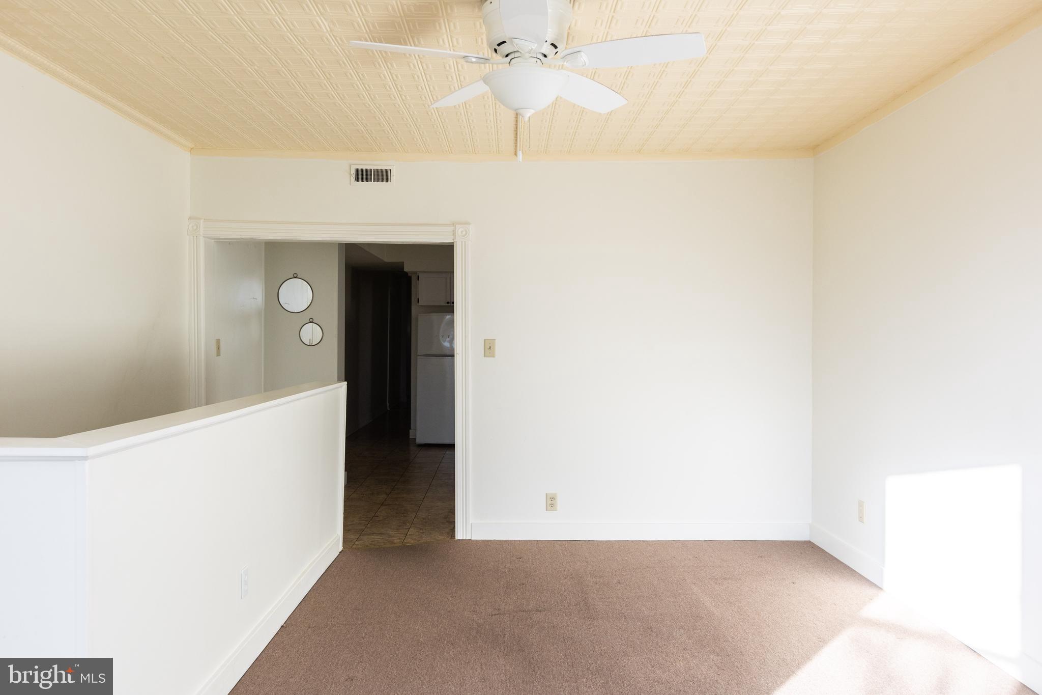 826 W 36th STREET W