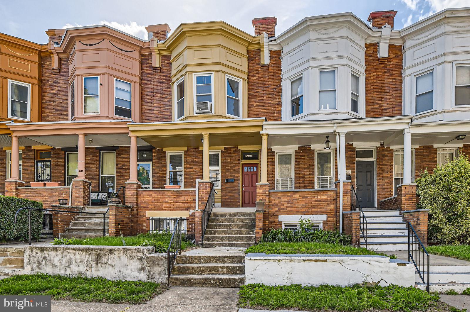 2464 LAKEVIEW AVENUE