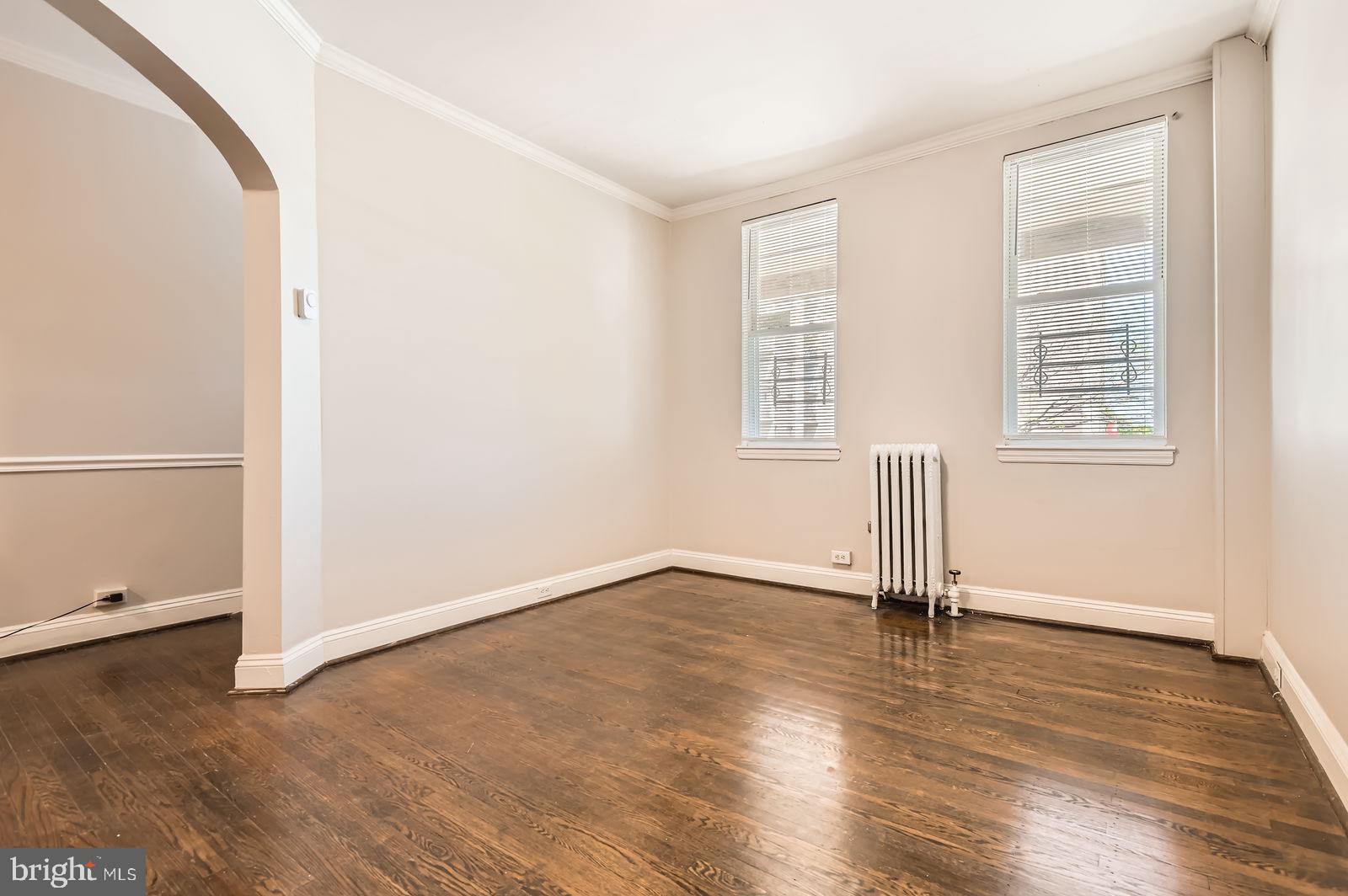 2464 LAKEVIEW AVENUE