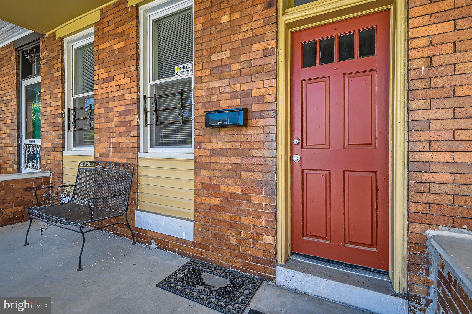 2464 LAKEVIEW AVENUE