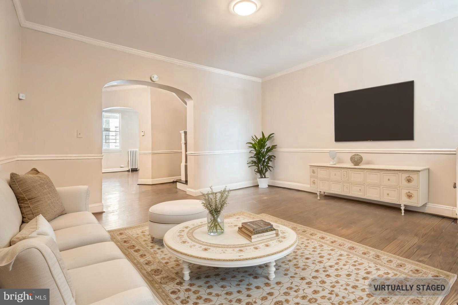 2464 LAKEVIEW AVENUE