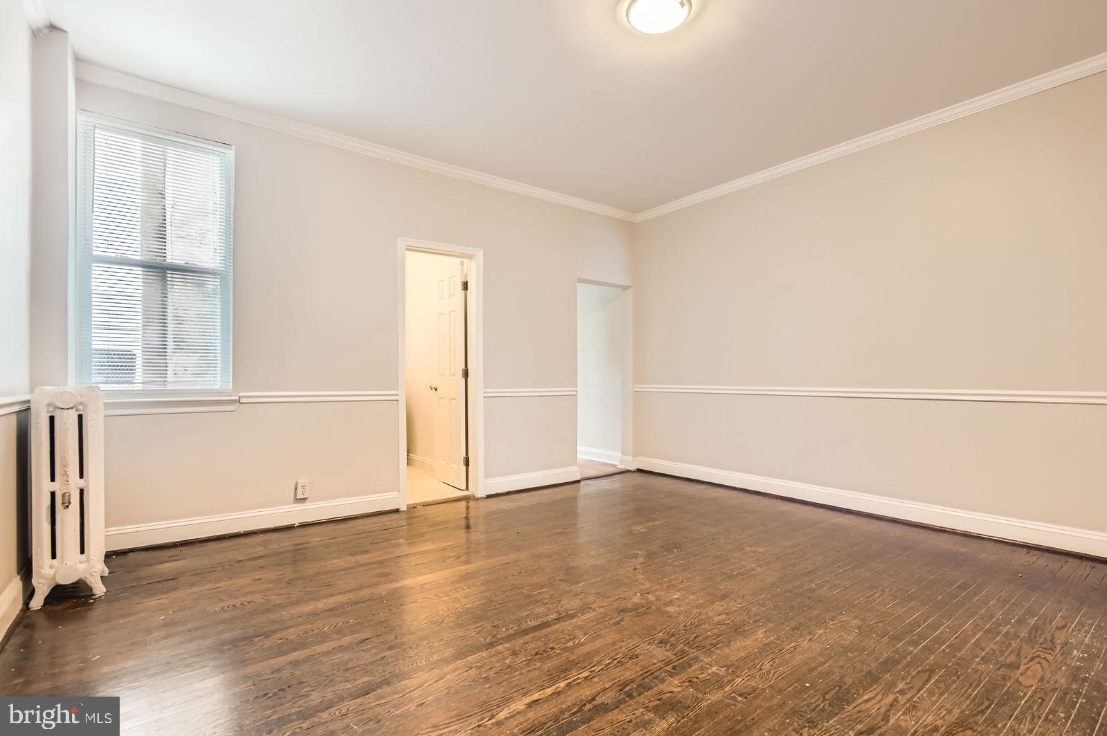 2464 LAKEVIEW AVENUE