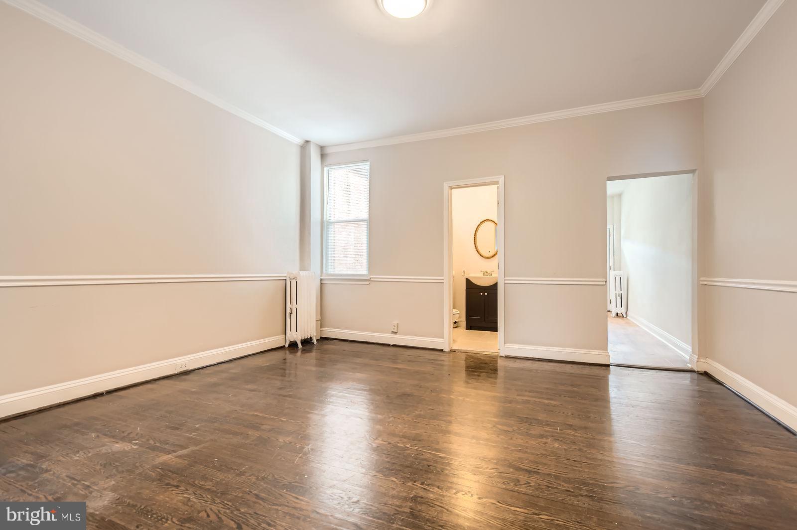 2464 LAKEVIEW AVENUE