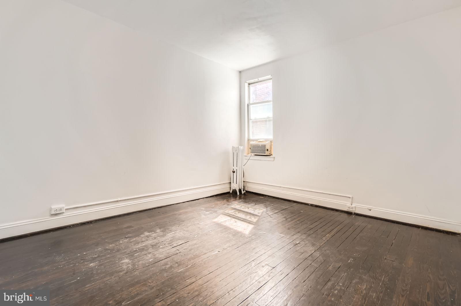 2464 LAKEVIEW AVENUE