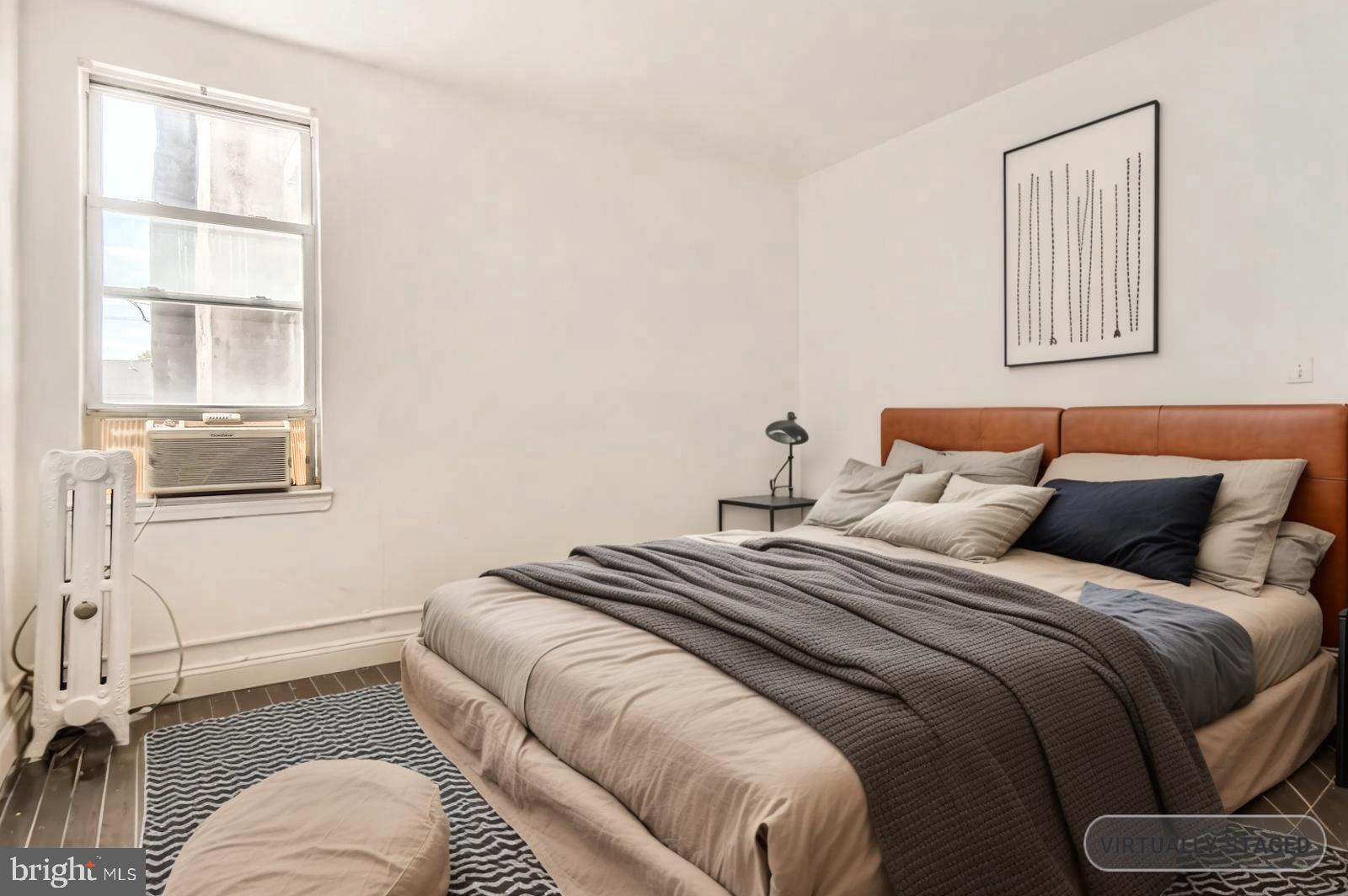 2464 LAKEVIEW AVENUE