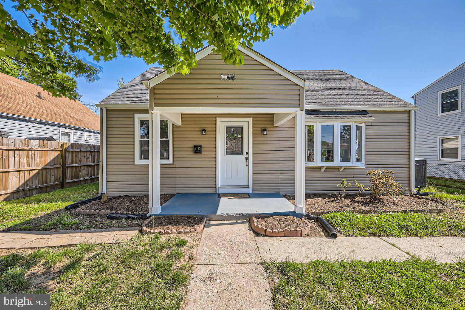 8133 Cornwall Rd