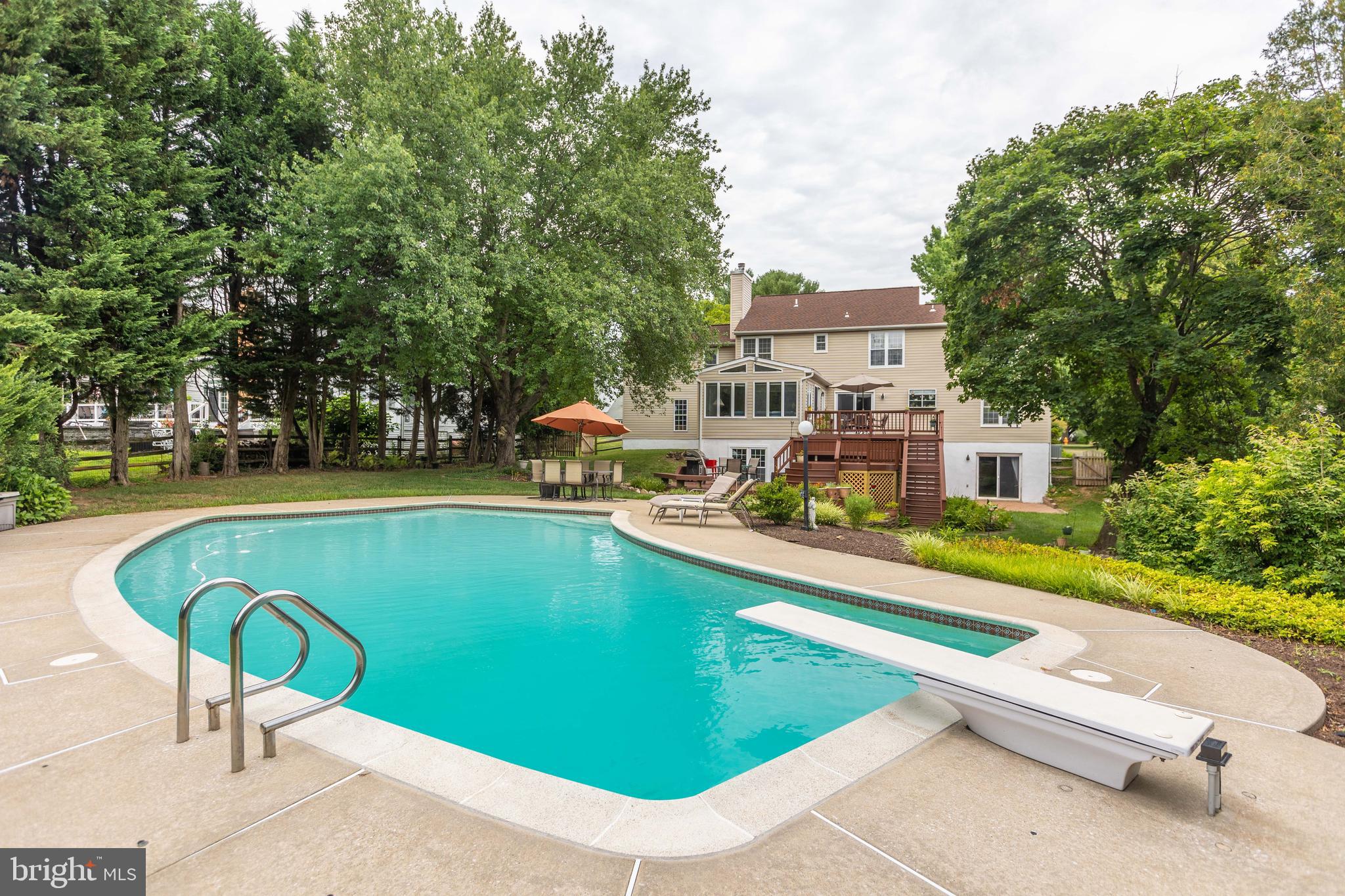 1209 Dulaney Woods Rd