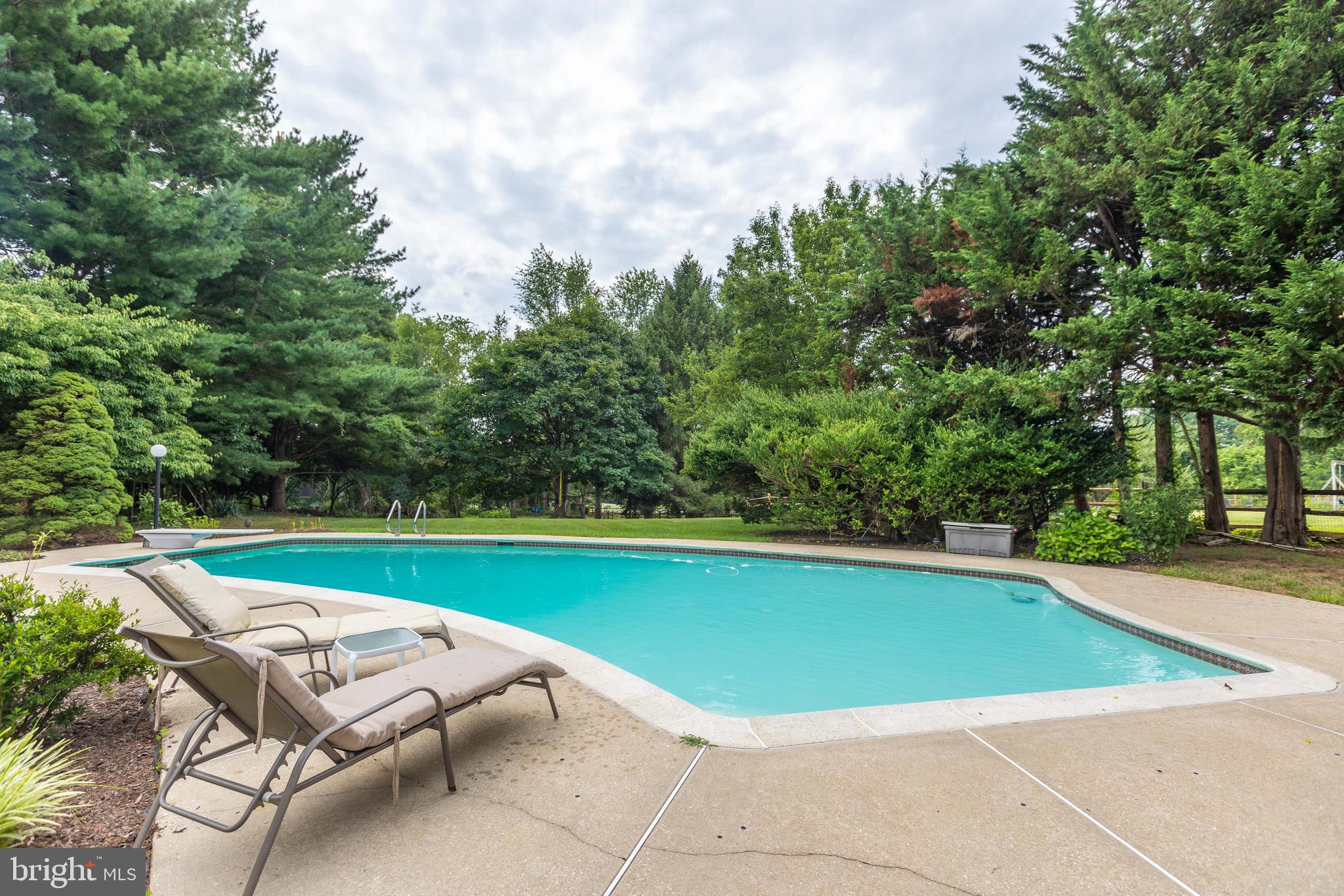 1209 Dulaney Woods Rd