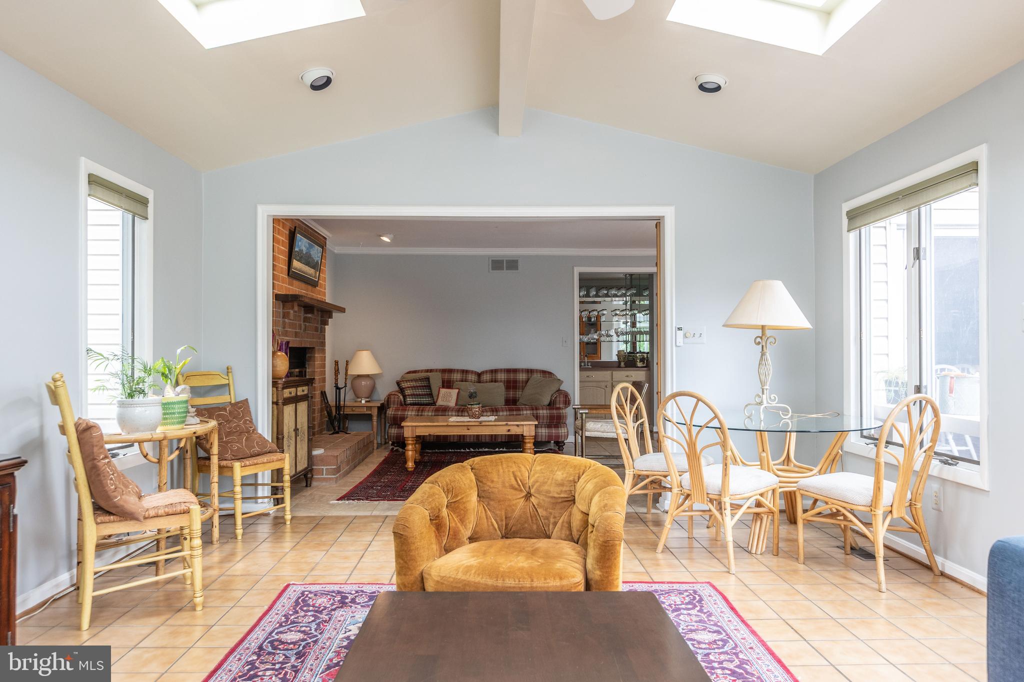 1209 Dulaney Woods Rd