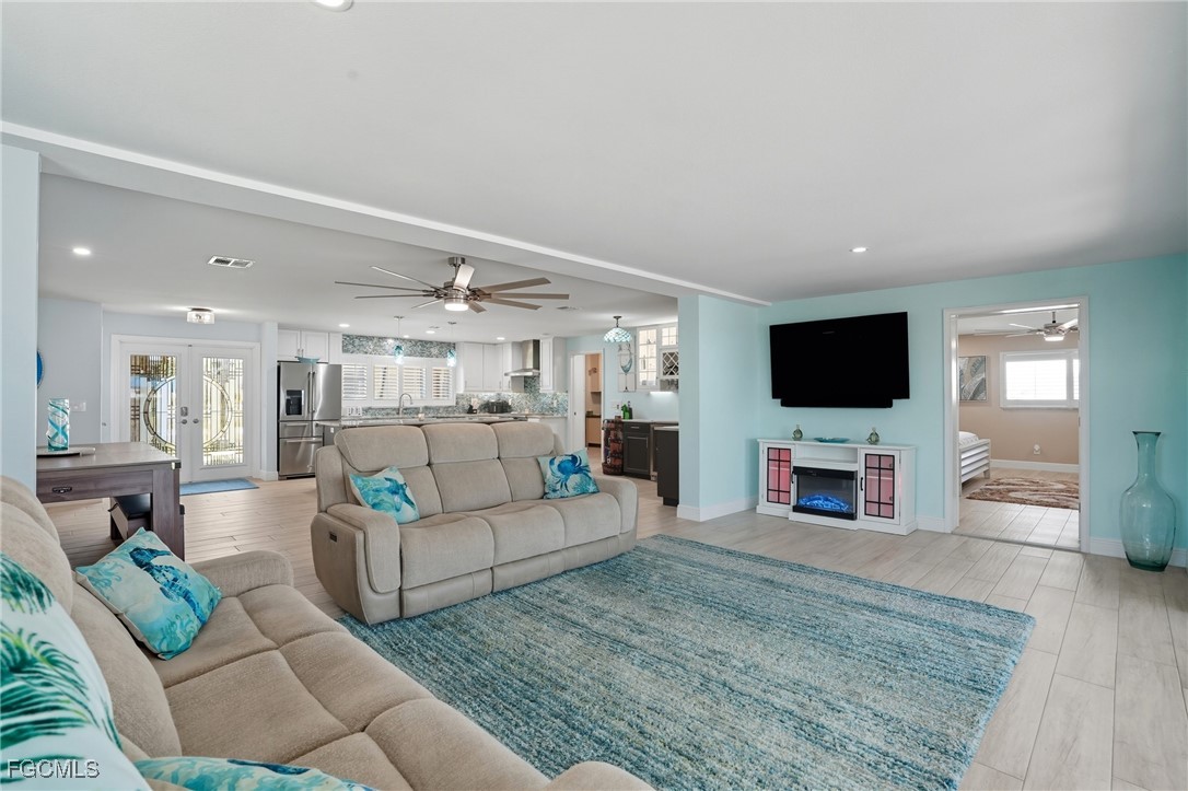 5257 Stratford CT