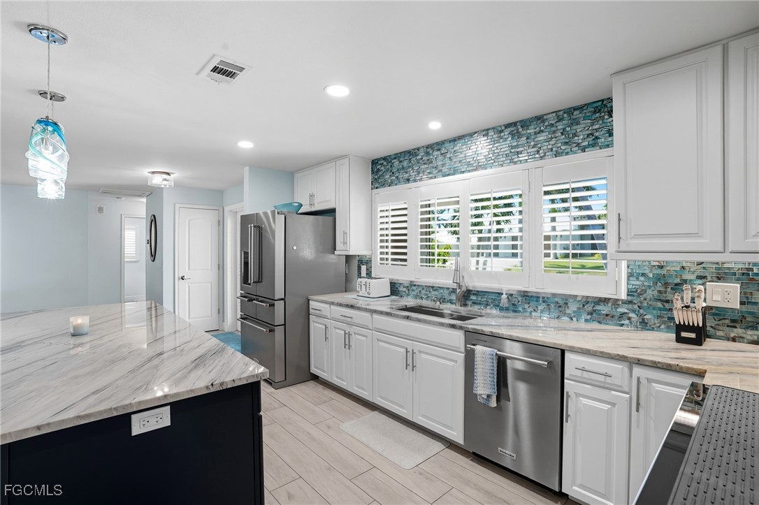 5257 Stratford CT