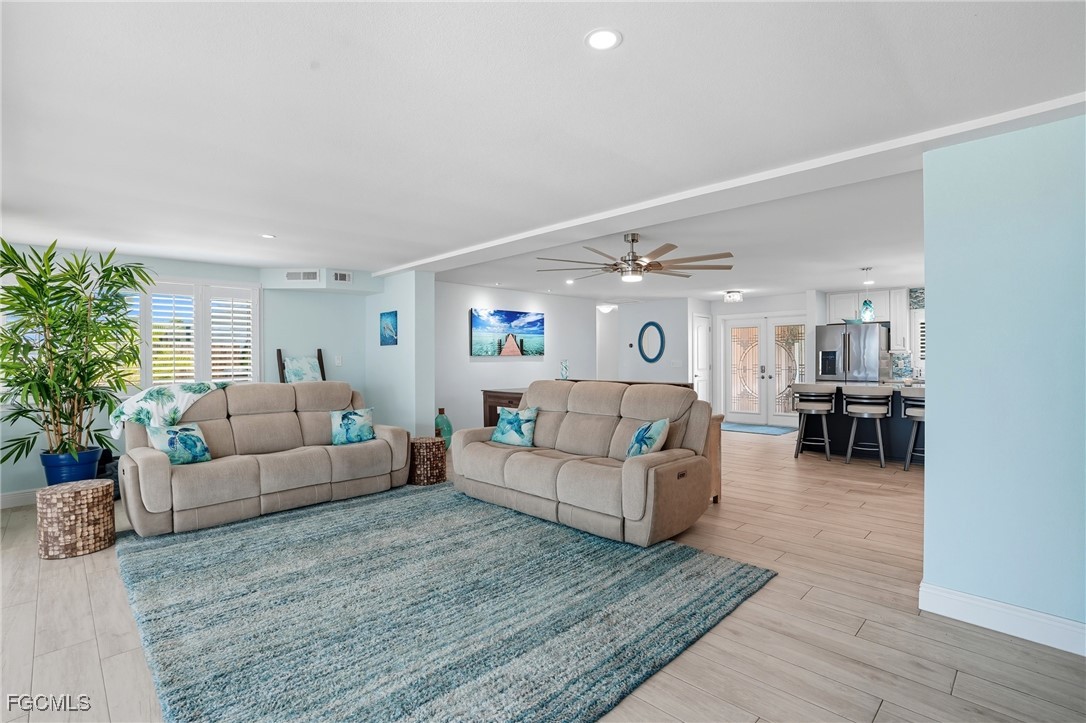 5257 Stratford CT