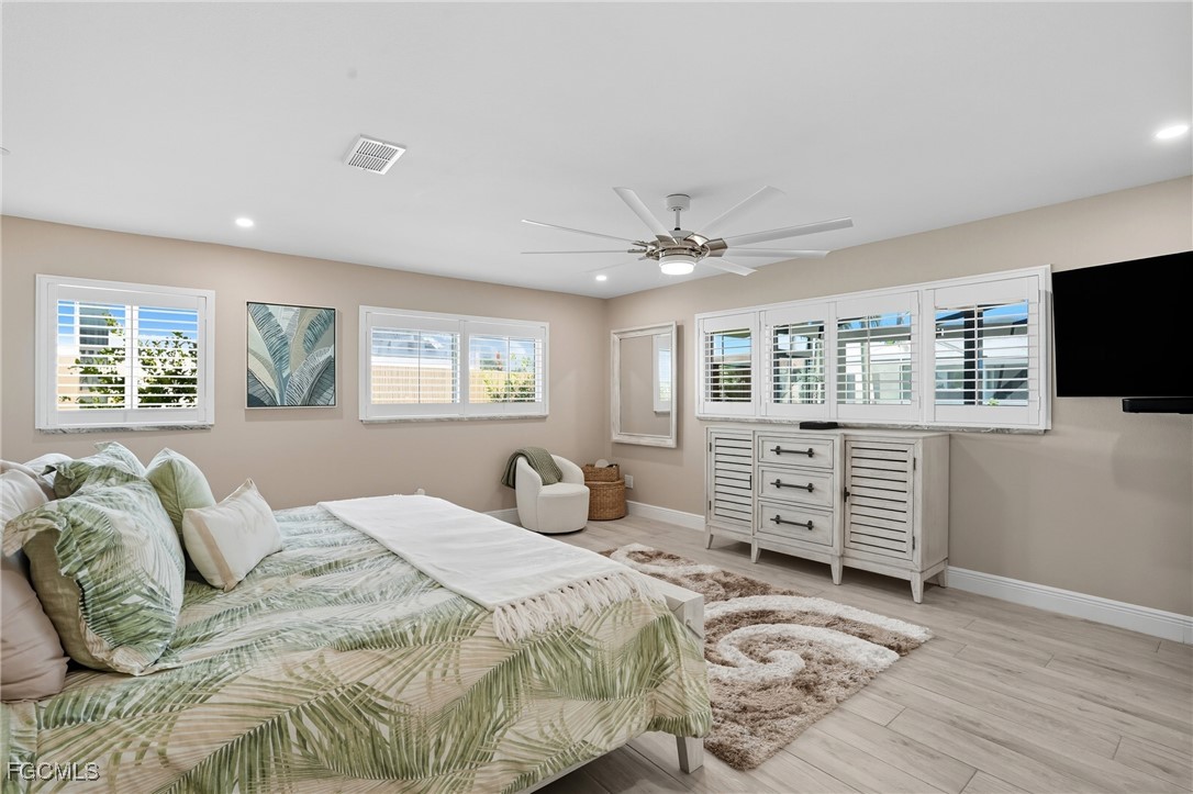 5257 Stratford CT