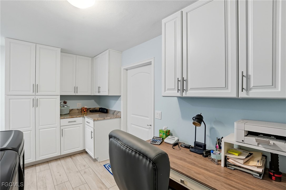5257 Stratford CT