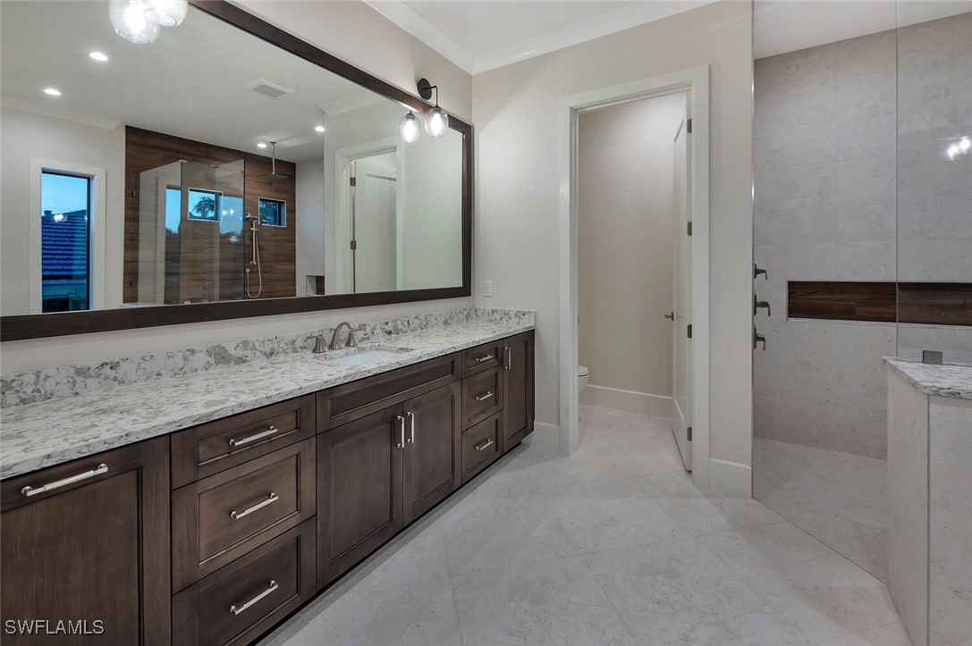 825 Miramar CT