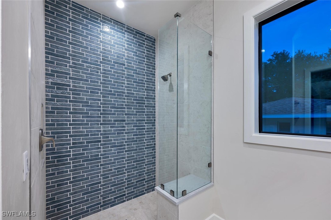 825 Miramar CT