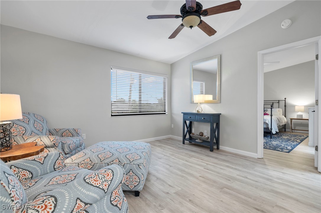 4904 Vincennes ST 201