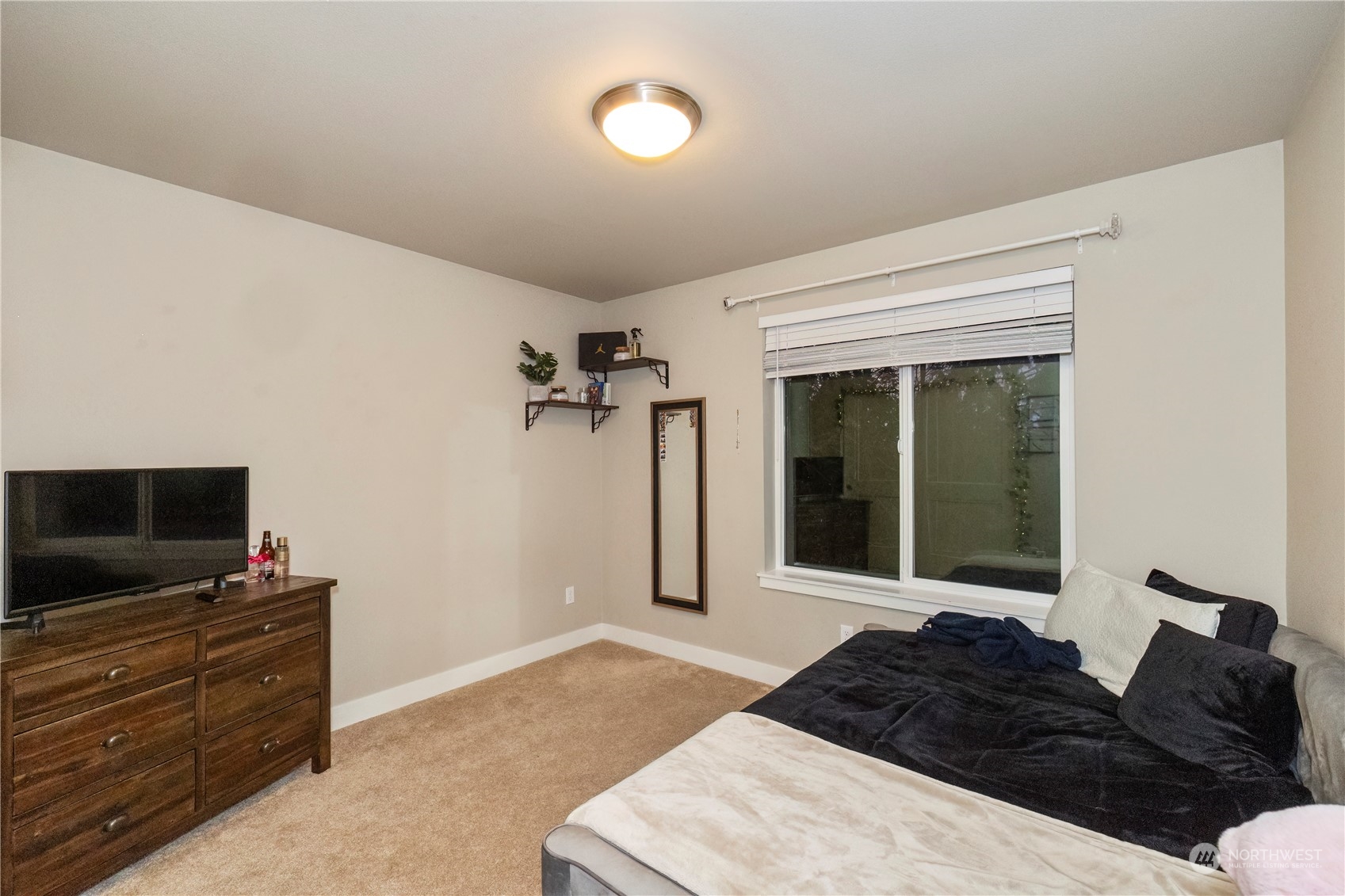1146 NE Sockeye Court