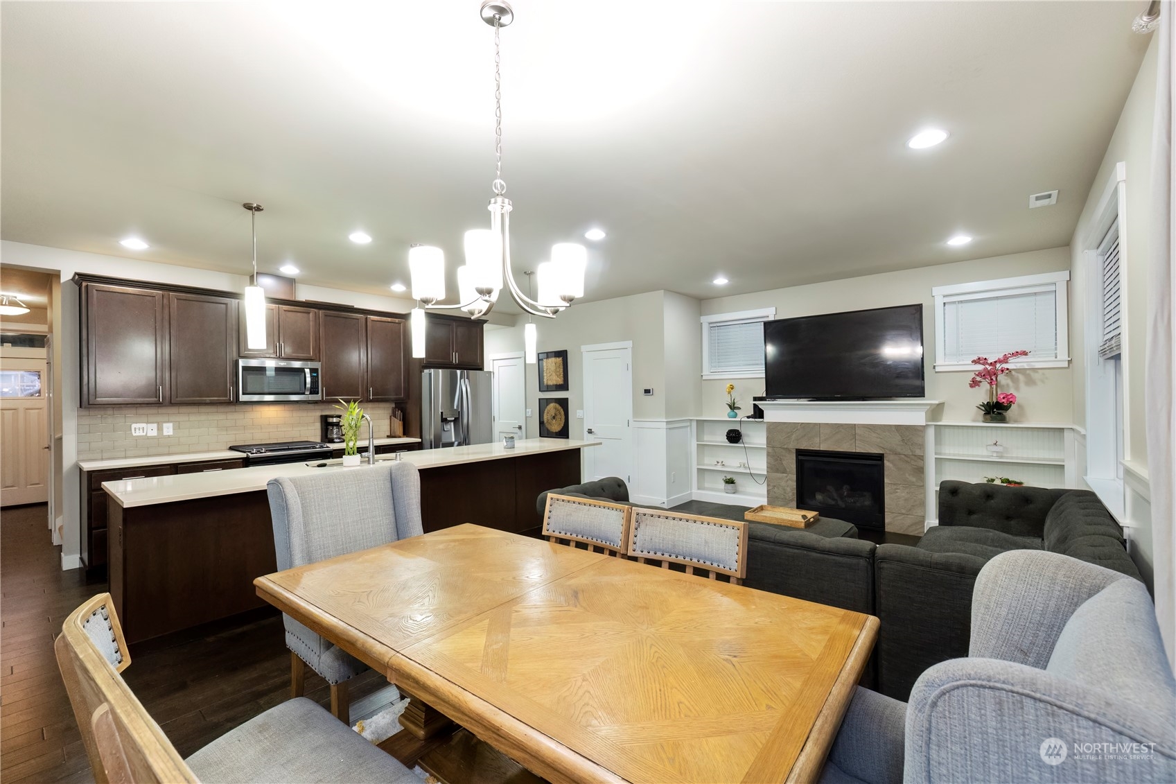1146 NE Sockeye Court