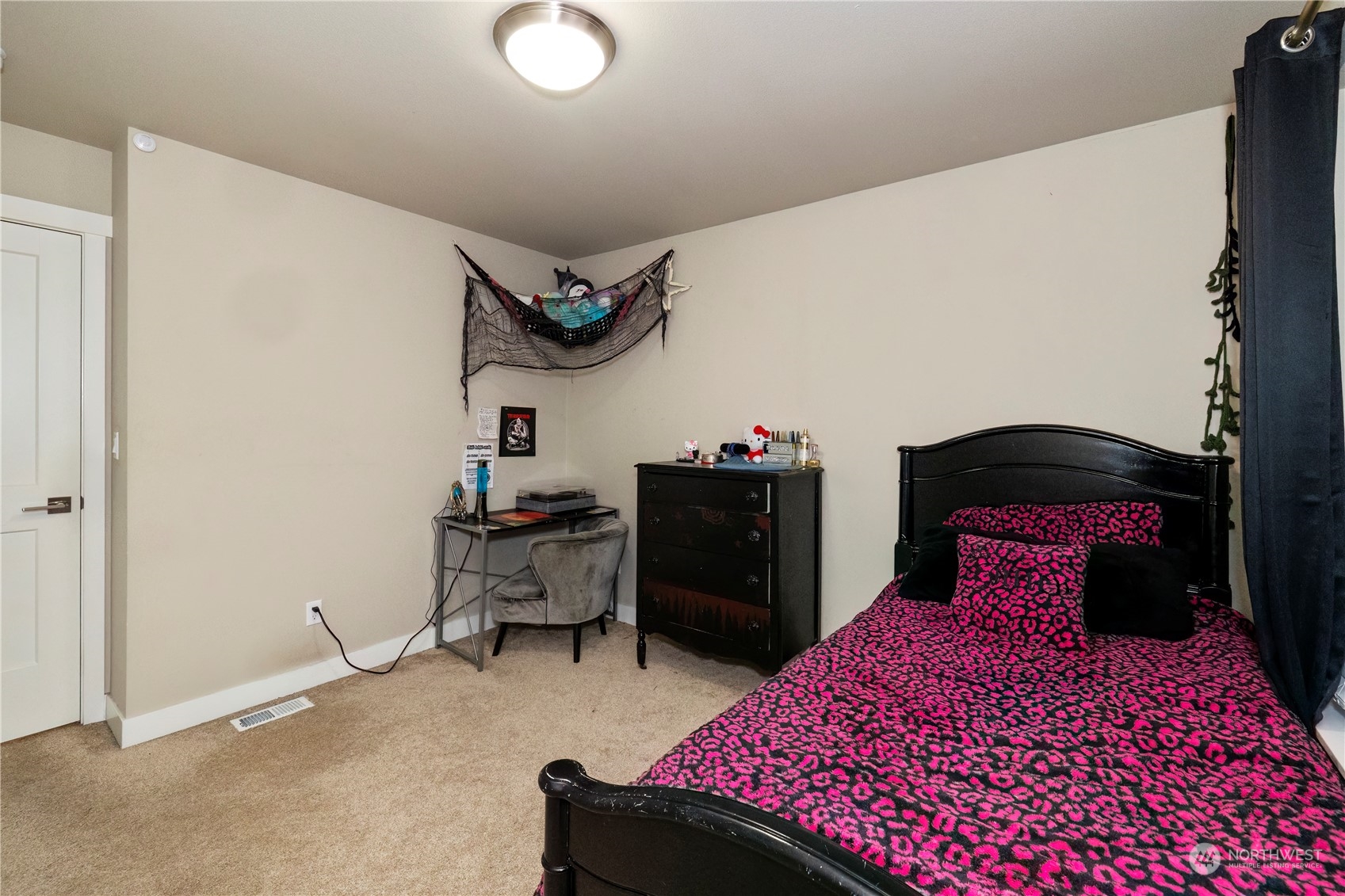 1146 NE Sockeye Court