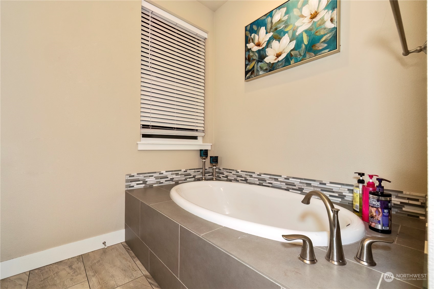 1146 NE Sockeye Court