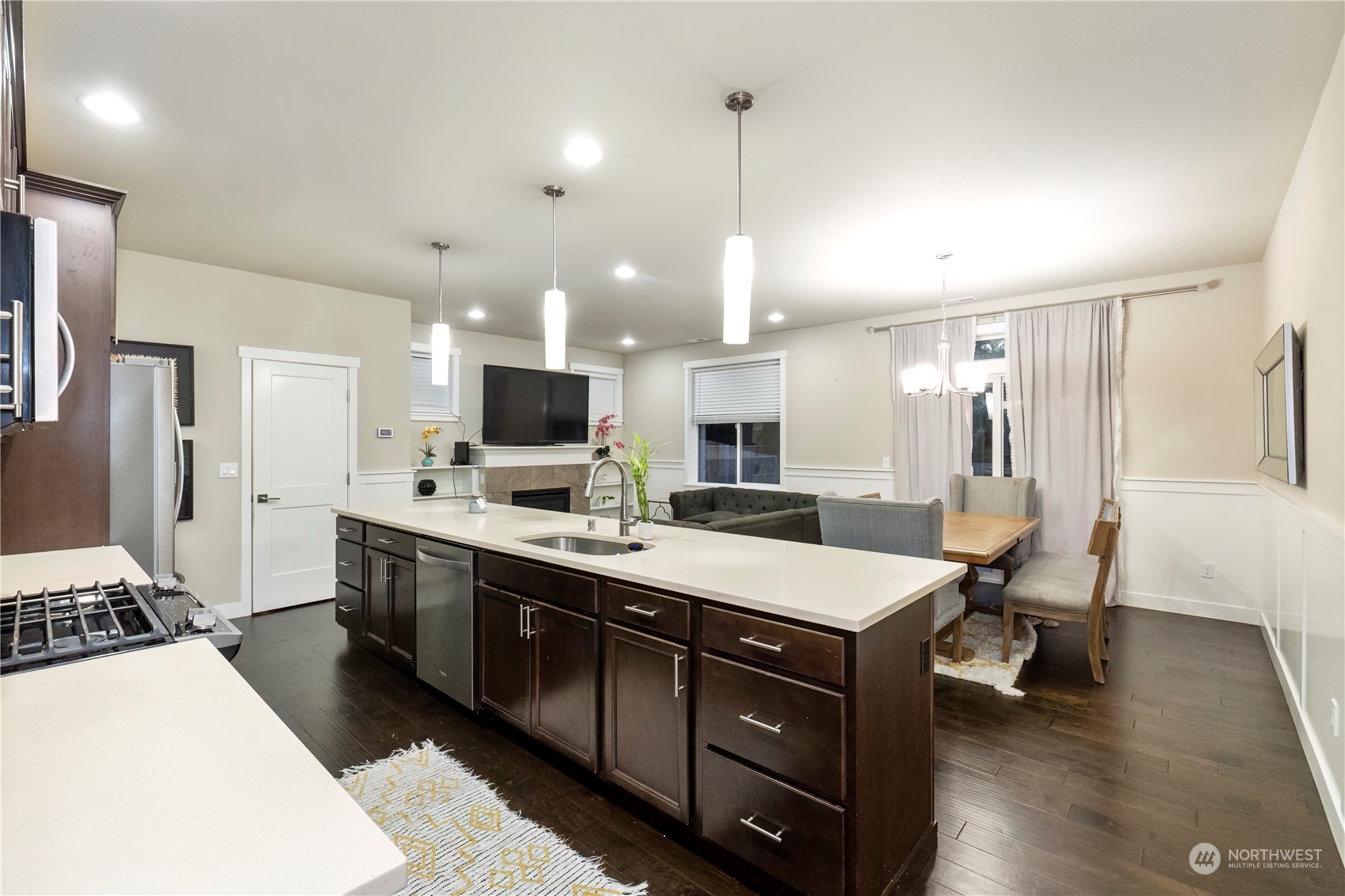 1146 NE Sockeye Court