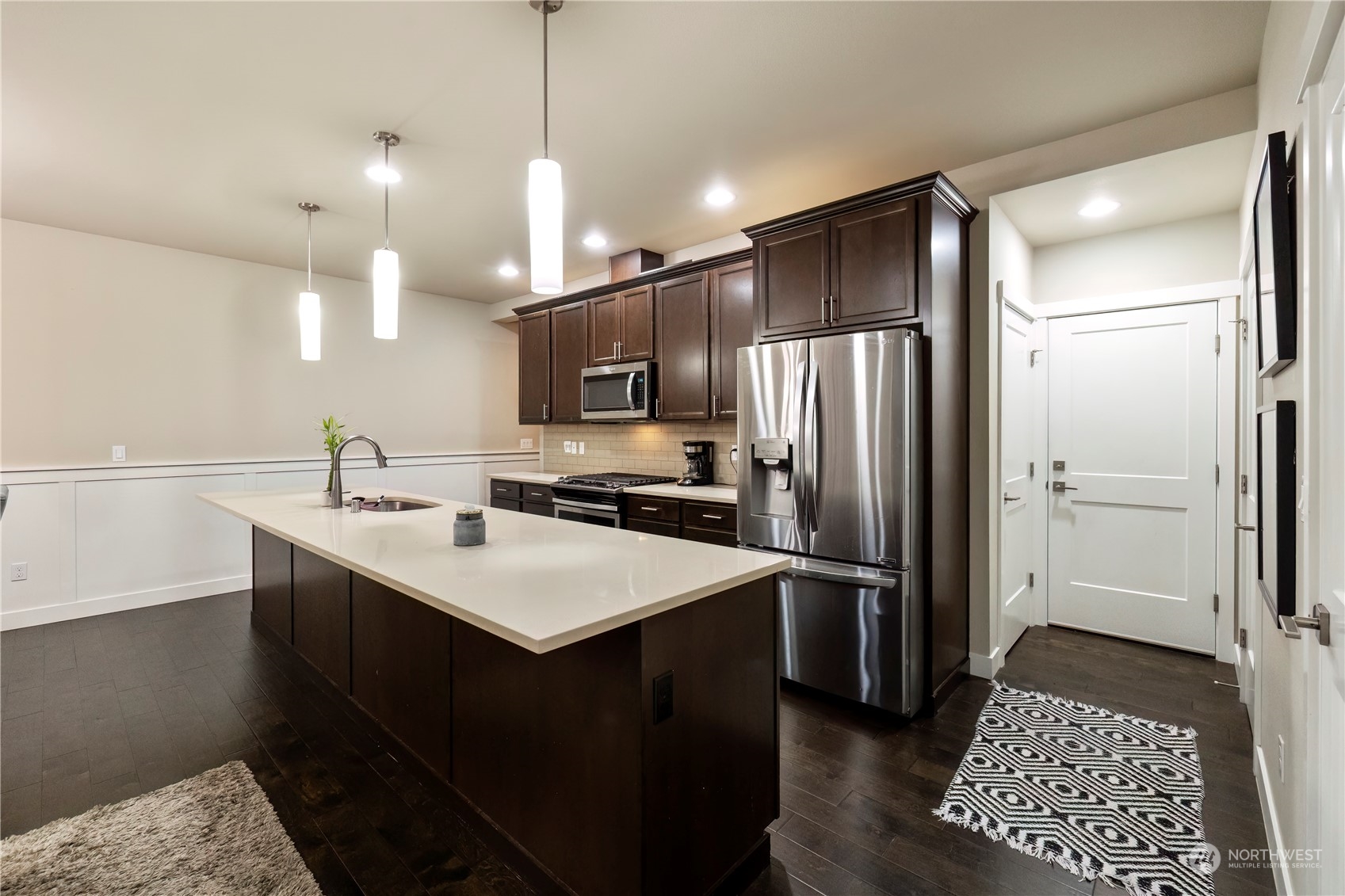 1146 NE Sockeye Court