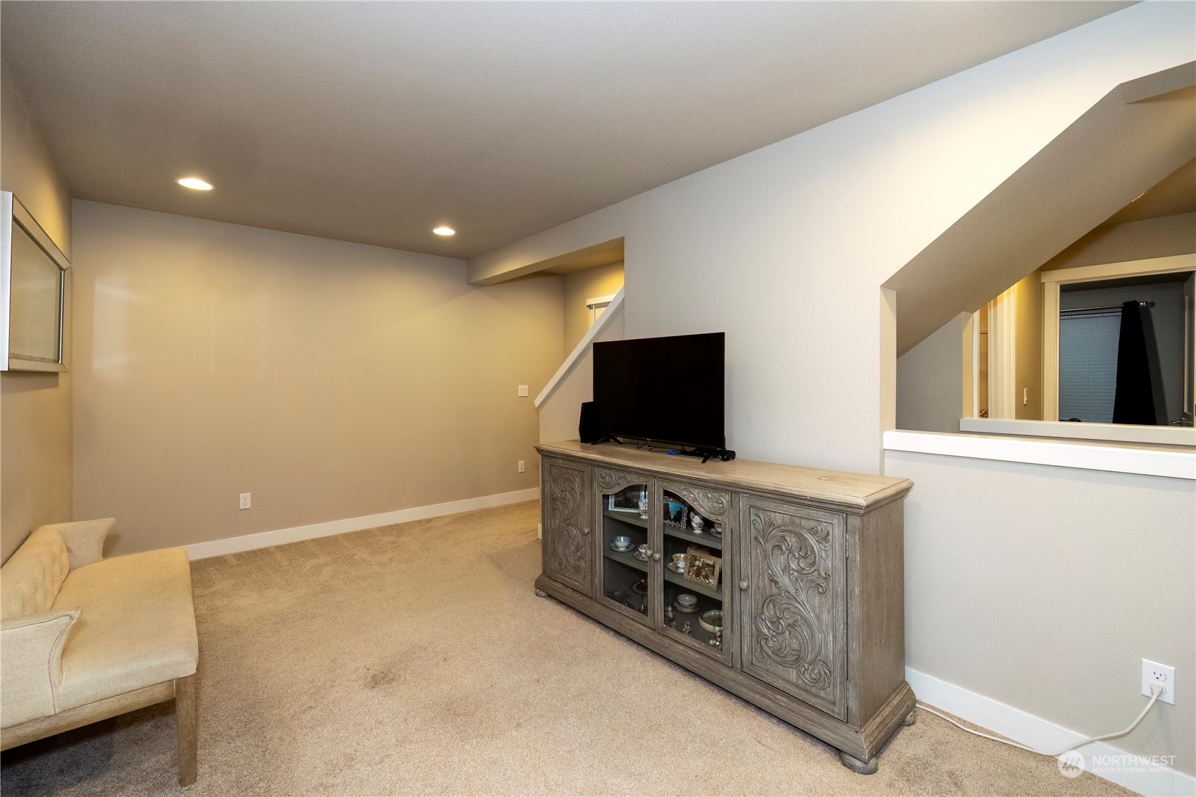 1146 NE Sockeye Court