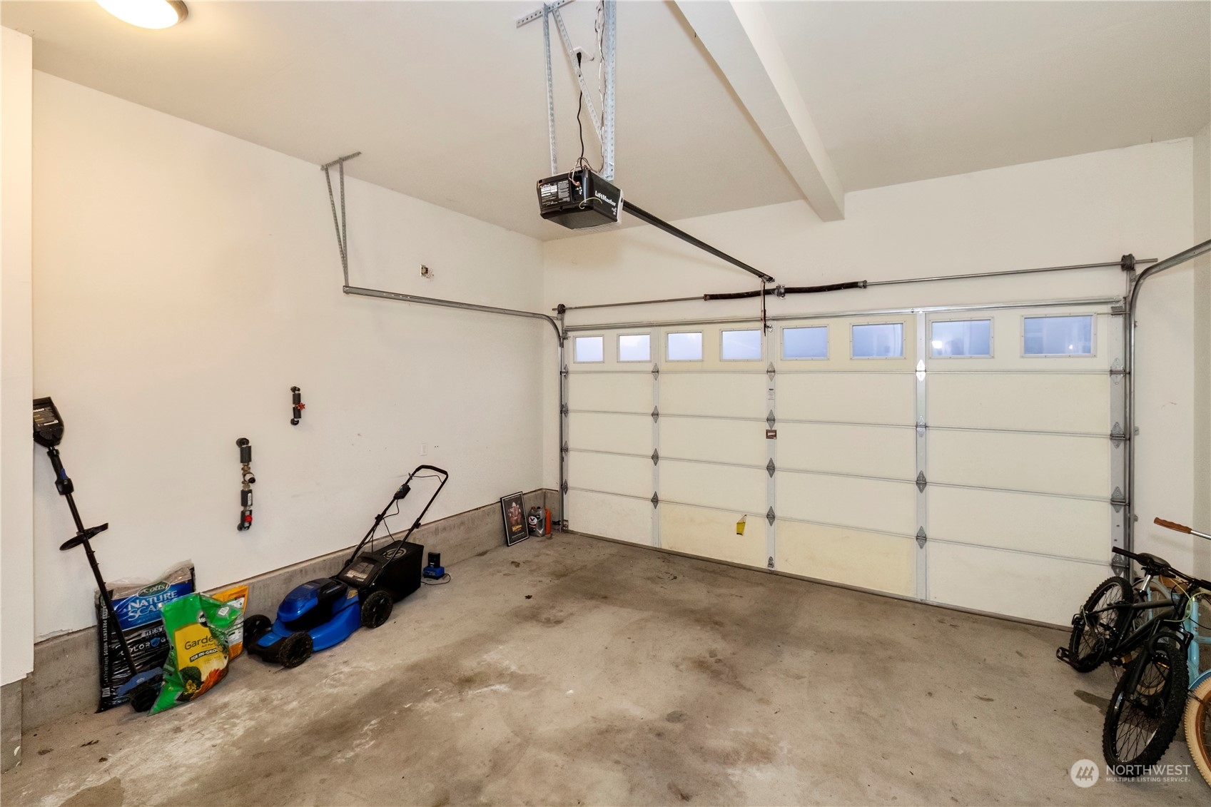 1146 NE Sockeye Court