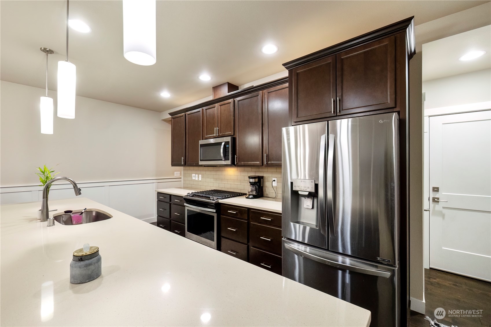 1146 NE Sockeye Court