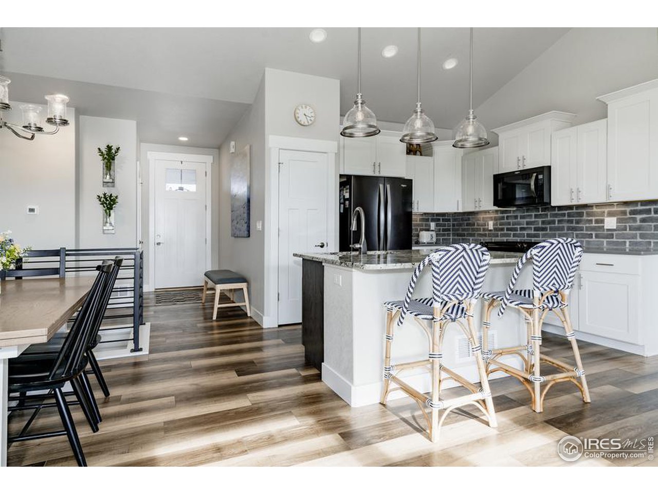 5001 Prairie Lark Ln