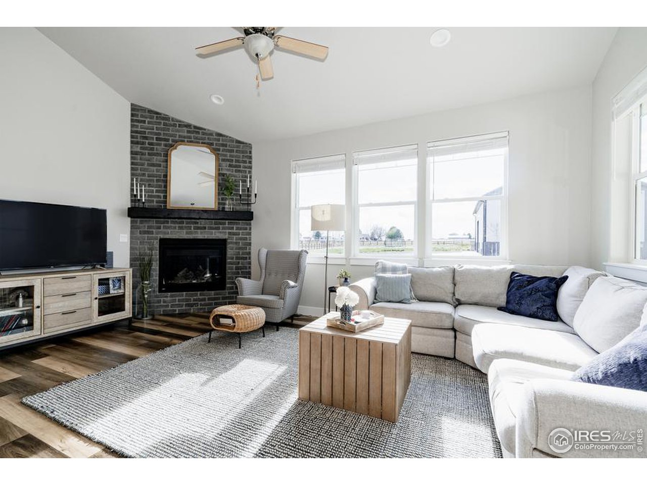 5001 Prairie Lark Ln