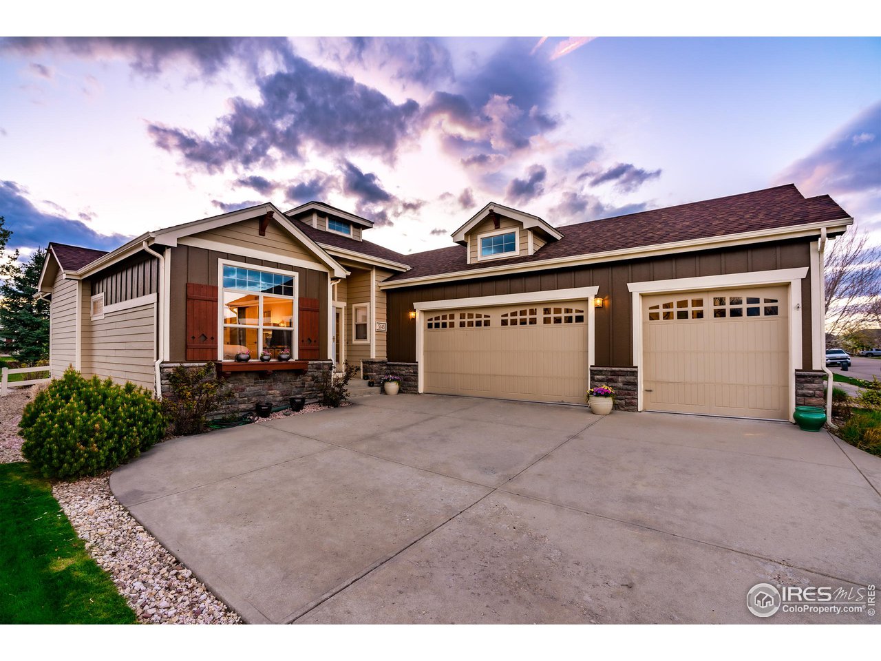 5145 Coral Burst Cir