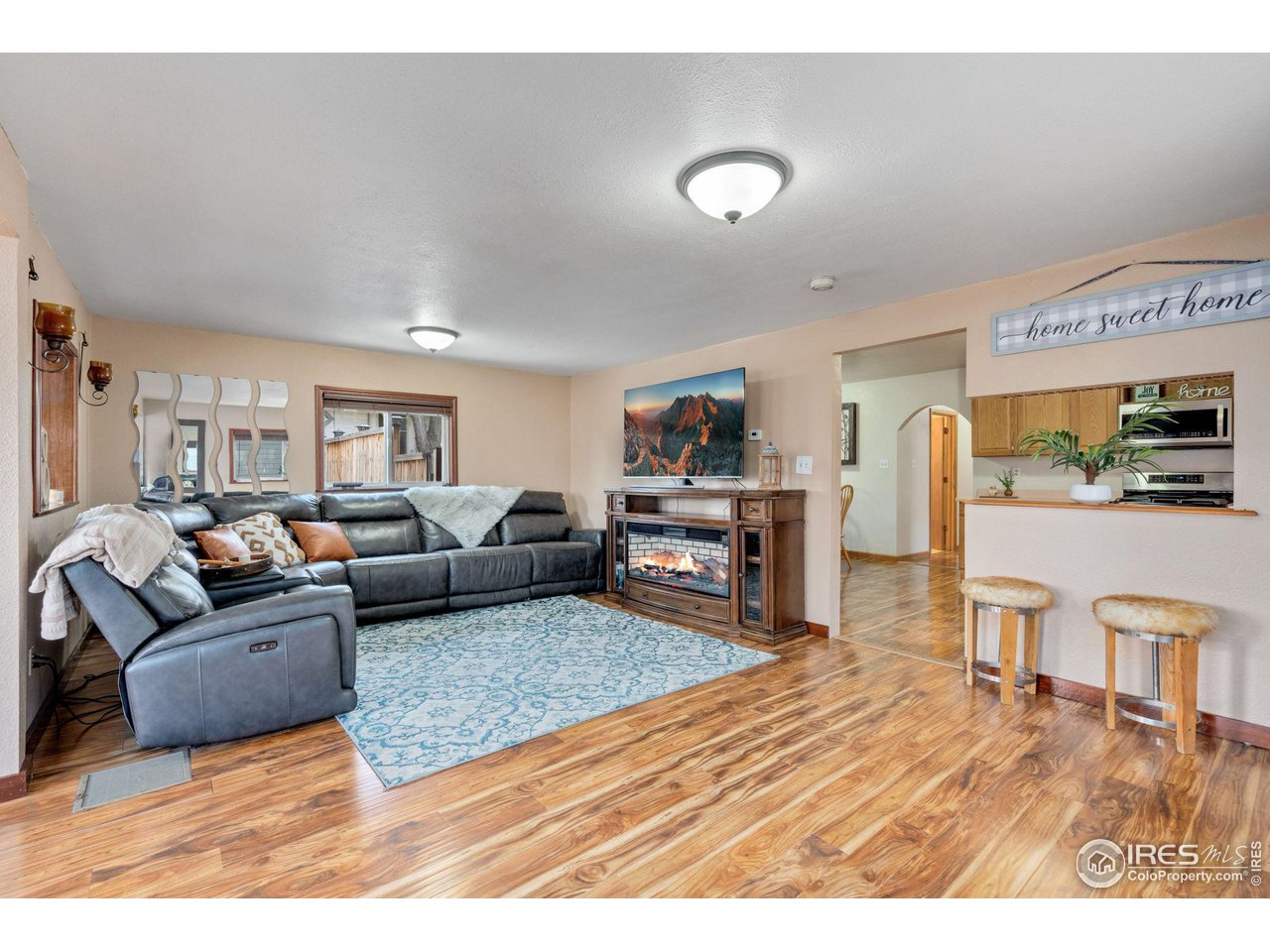 121 Oak St