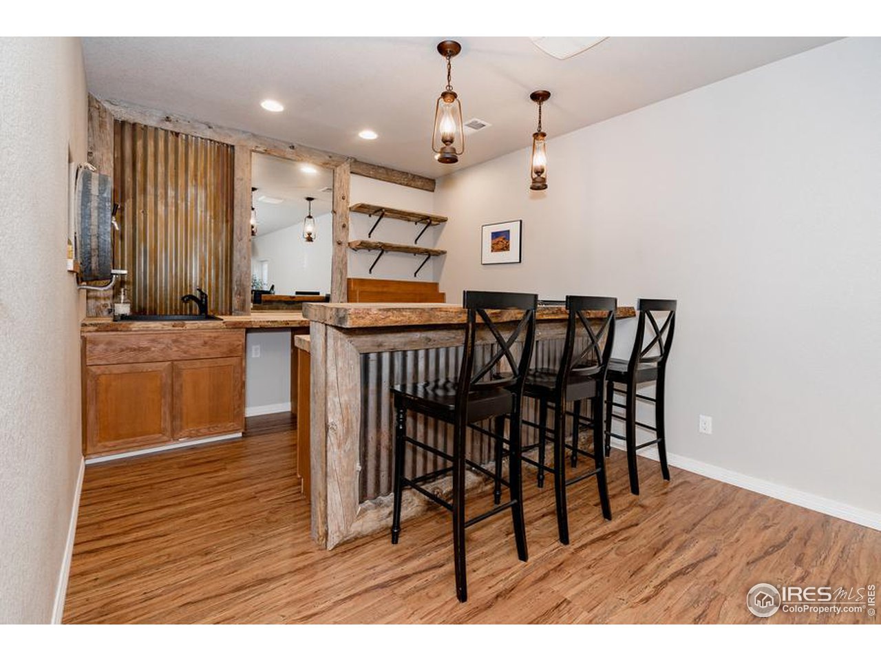 2845 Des Moines Dr