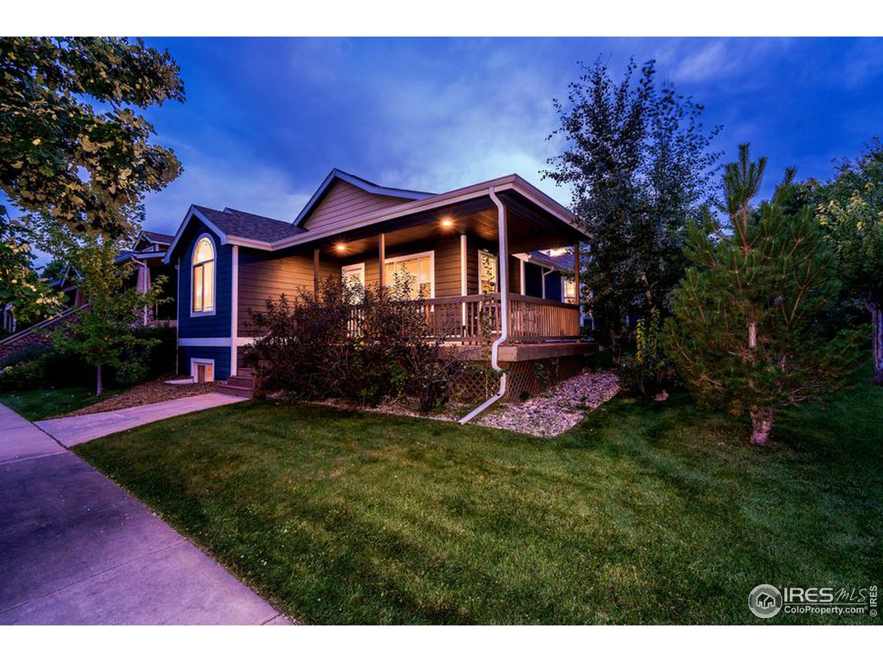 2845 Des Moines Dr