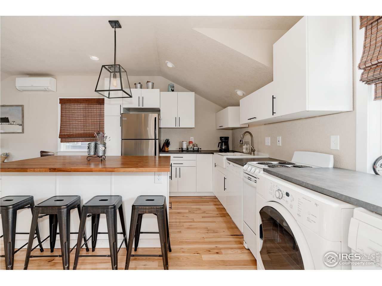 2845 Des Moines Dr