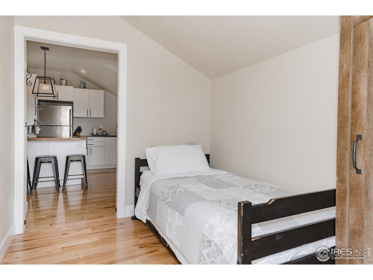 2845 Des Moines Dr