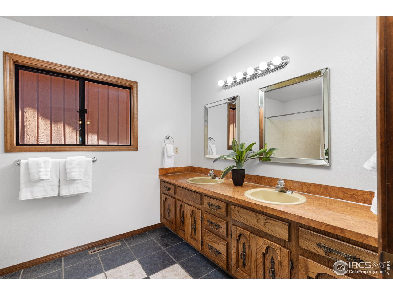 4709 Chippendale Dr