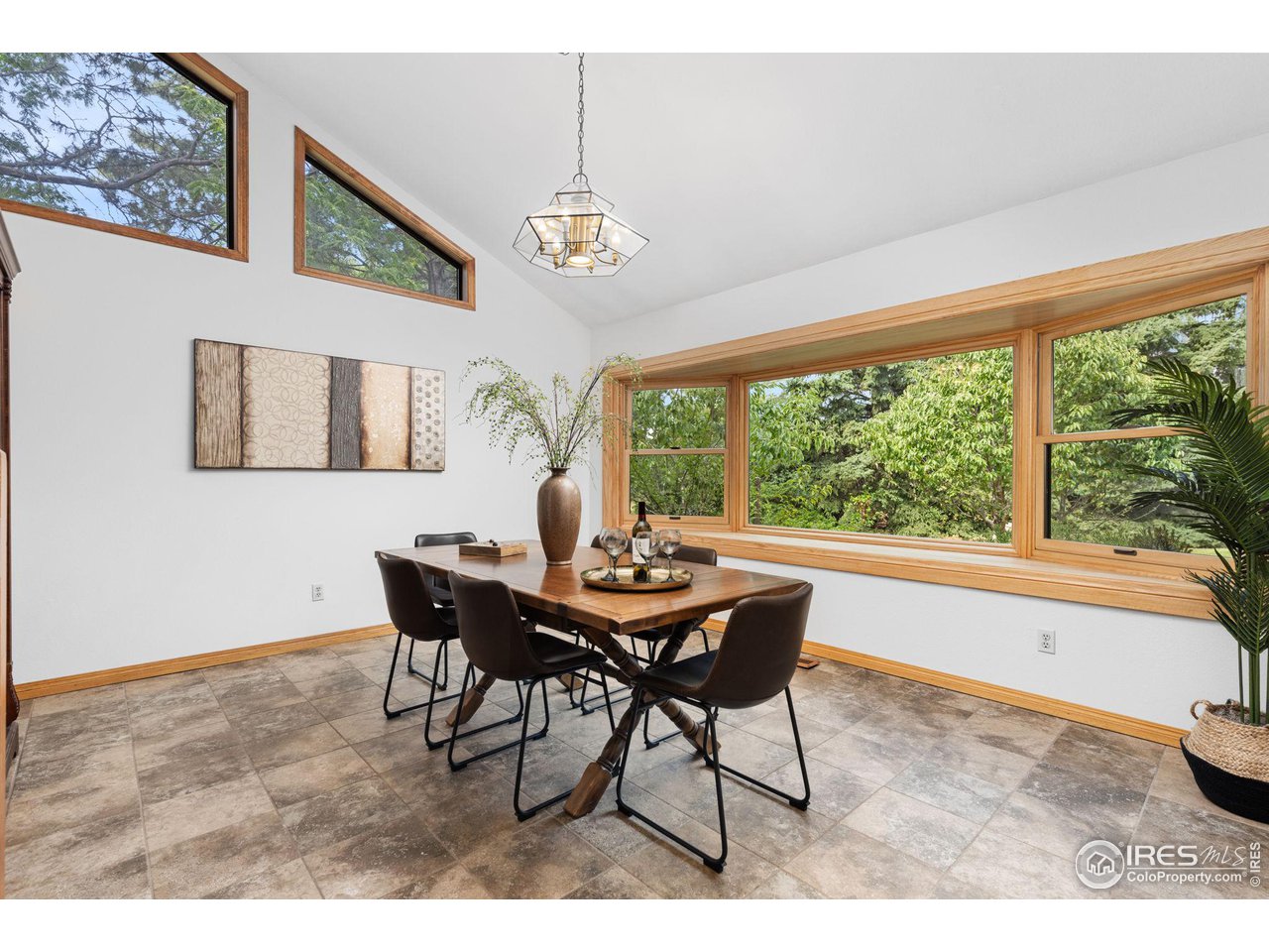 4709 Chippendale Dr