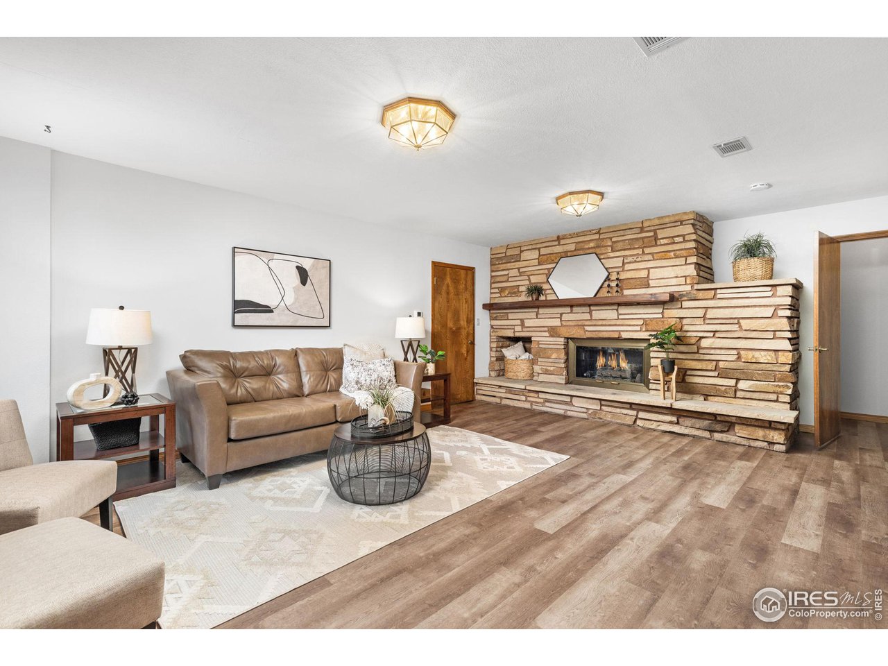 4709 Chippendale Dr