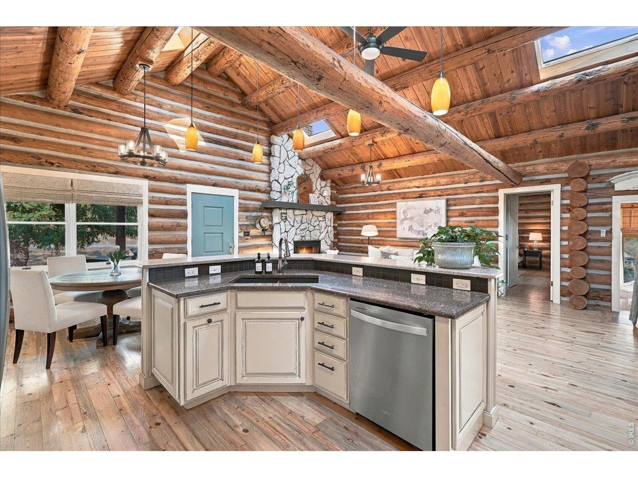 2809 Lake Hollow Rd
