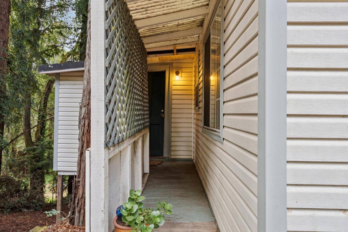 180 Cresta DR