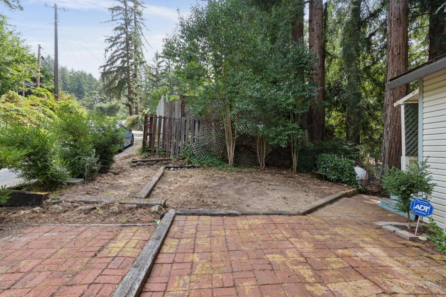 180 Cresta DR