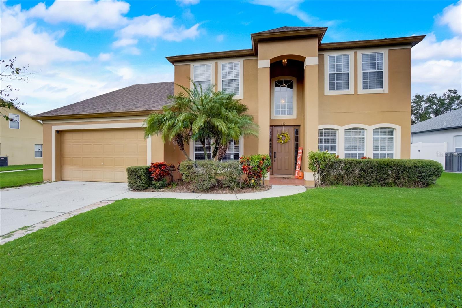 353 LAKE AMBERLEIGH DR