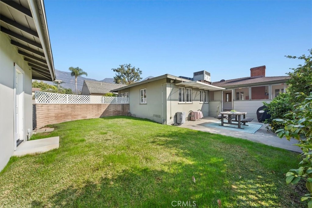 1745 Grand Oaks Avenue