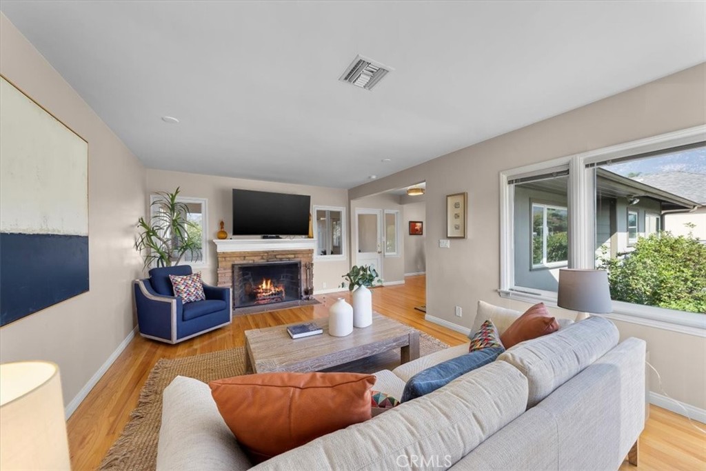 1745 Grand Oaks Avenue