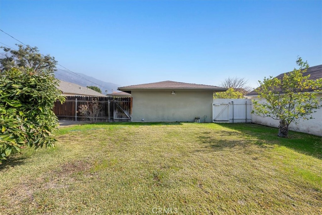 1745 Grand Oaks Avenue