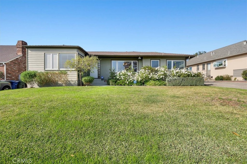 1745 Grand Oaks Avenue