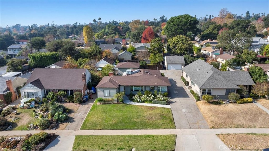 1745 Grand Oaks Avenue